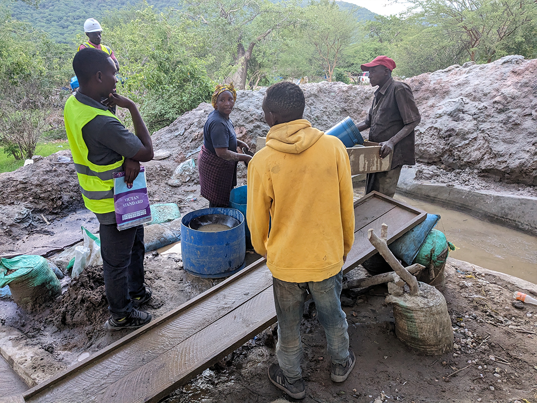 ASGM Operations and VAT Leaching Plant Management